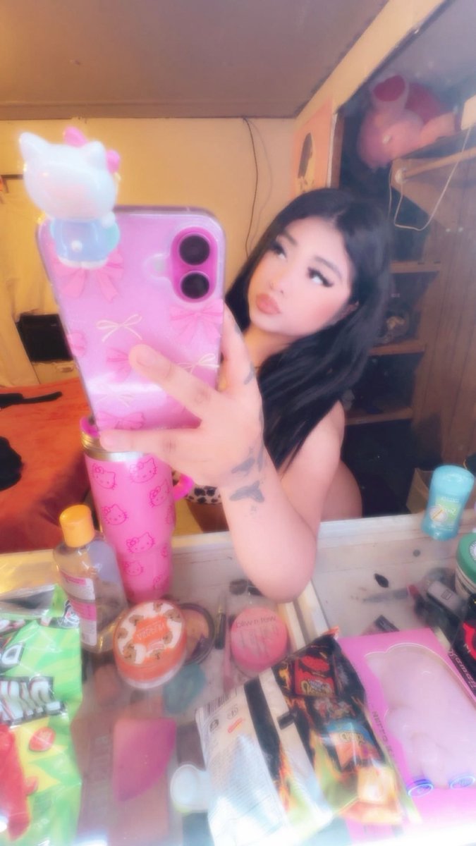 urbbykarlaa's tweet photo. Anybody need they dick sucked today ? 👀 https://t.co/3mf4ekMfo5