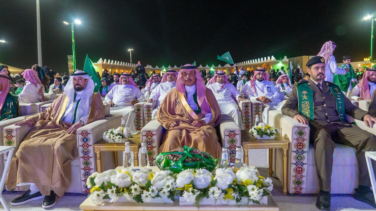 PaldetSaowayr's tweet photo. أهالي محافظة صوير يحتفون باليوم الوطني في ليلة وطنية نابضة بالفخر 🇸🇦

بحضور سعادة محافظ صوير الأستاذ ناصر بن سعود السهلي، وسعادة رئيس #بلدية_محافظة_صوير، ومديري الجهات الأمنية والحكومية، وعدد من الأعيان والمشايخ، احتفى أهالي محافظة صوير، مساء اليوم، بذكرى #اليوم_الوطني_السعودي، في حفل وطني عكس مشاعر الفخر والاعتزاز بالوطن، والولاء للقيادة الرشيدة – أيدها الله –، وسط أجواء احتفالية جمعت أهالي المحافظة في هذه المناسبة الغالية.

#عزنا_بطبعنا
#اليوم_الوطني_السعودي