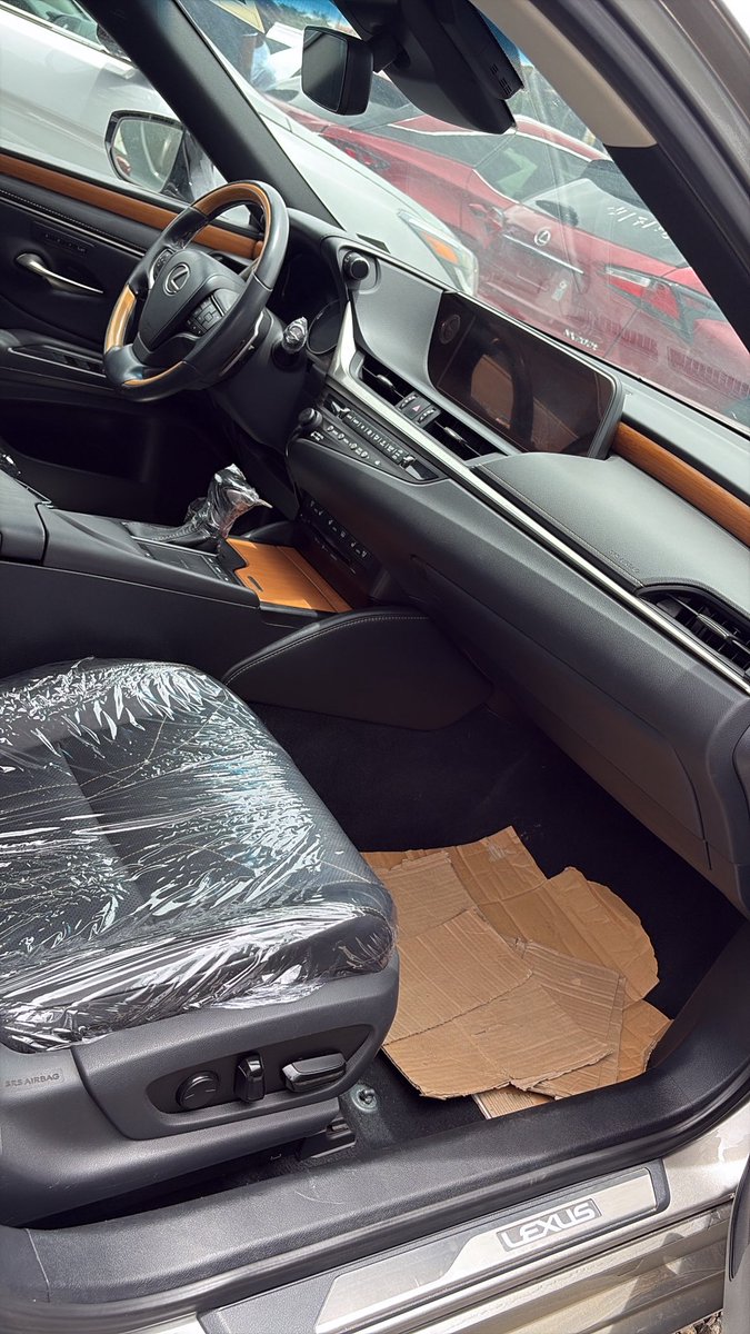 jonesautosng's tweet photo. 🚘 2019 LEXUS ES350 | Luxury • Comfort • V6 Power • Buy N Drive ✅
💰 DM FOR PRICE | 📍 Abuja | DM for enquiries 📞09039404560 https://t.co/0sIioK7xHK