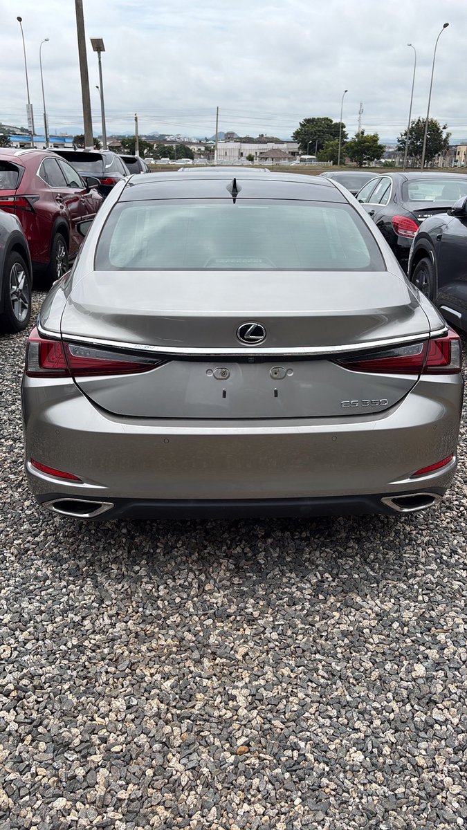 jonesautosng's tweet photo. 🚘 2019 LEXUS ES350 | Luxury • Comfort • V6 Power • Buy N Drive ✅
💰 DM FOR PRICE | 📍 Abuja | DM for enquiries 📞09039404560 https://t.co/0sIioK7xHK