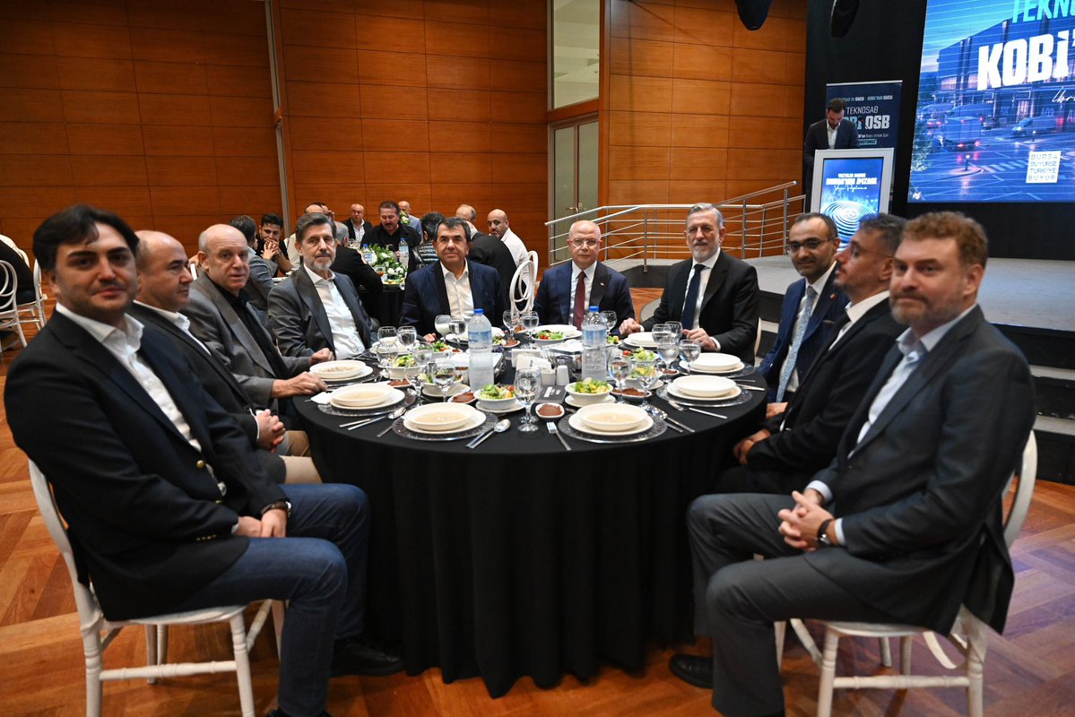 davutgurkan's tweet photo. BTSO 5. ve 30. Komite KOBİ OSB Bilgilendirme Toplantısı’nda iş insanlarımızla bir araya gelerek Bursamızın üretim potansiyelini ve sanayimizin geleceğine dair atılacak adımları istişare ettik.

Üreten, yatırım yapan ve istihdam sağlayan iş dünyamızla birlikte Bursa’nın üretim gücünü daha da ileri taşımak için ortak akılla çalışmaya devam edeceğiz.

Bursa üretecek, Türkiye büyüyecek. 🇹🇷