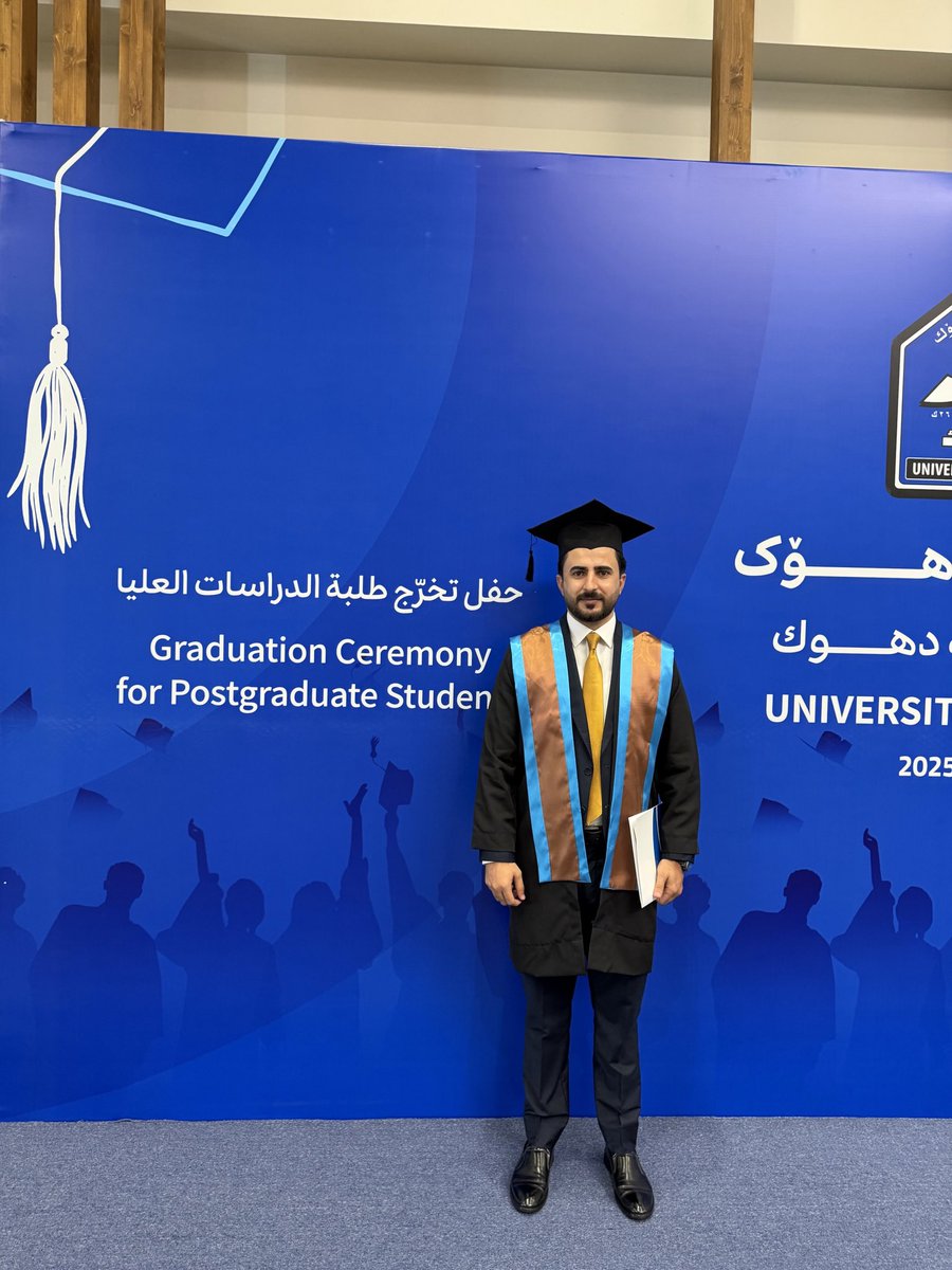 arshadsinjari's tweet photo. حفلة تخرّج طلبة الدراسات العليا في جامعة دهوك 🎓 https://t.co/wulkMC0vPD