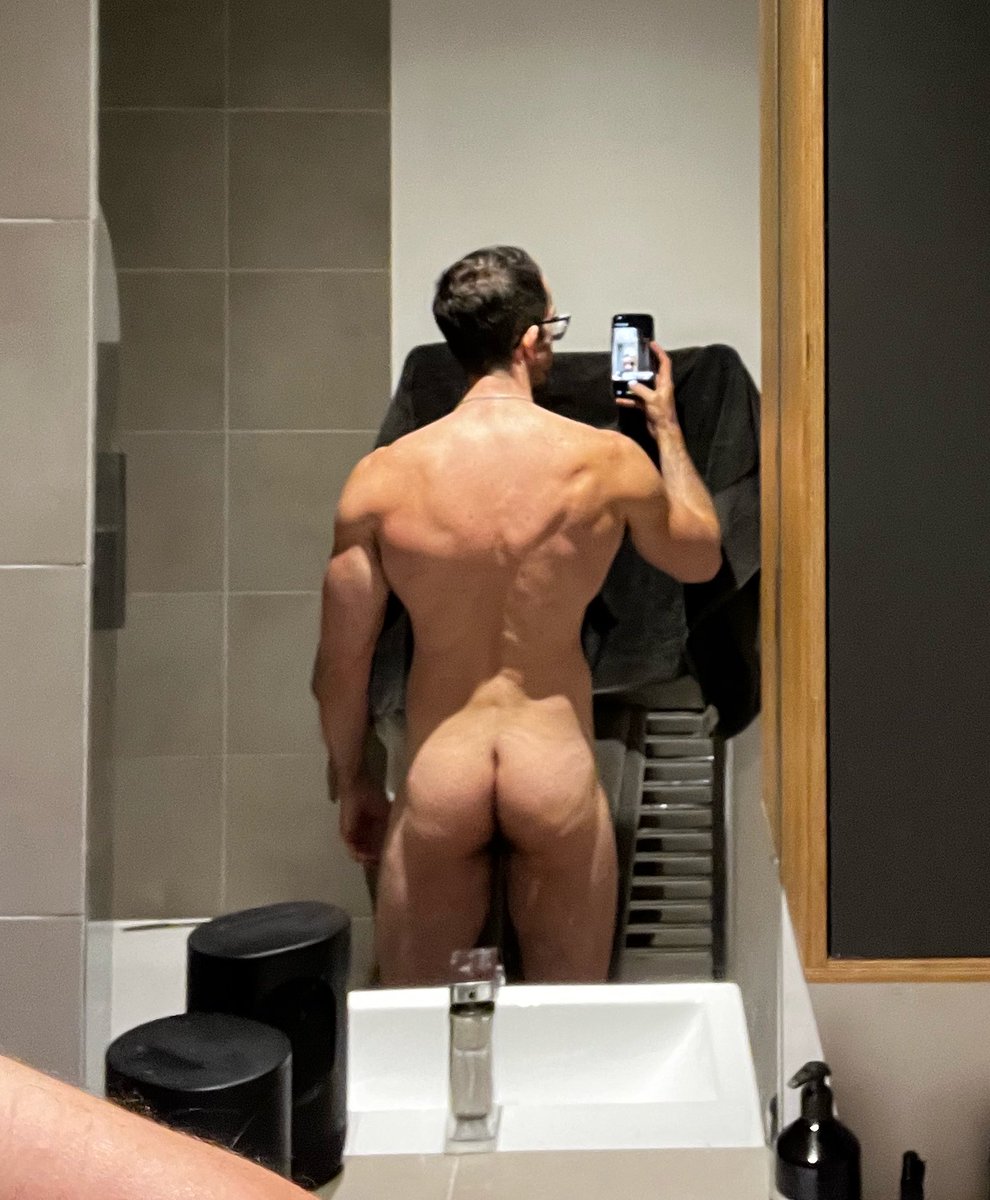 catchmeorigo24's tweet photo. Not bad from the back https://t.co/peePC3z4R6