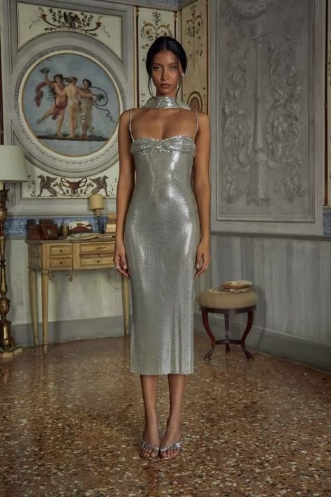 s0nofzion's tweet photo. the sheen on this metallic midi dress https://t.co/oC7vgIGYVy