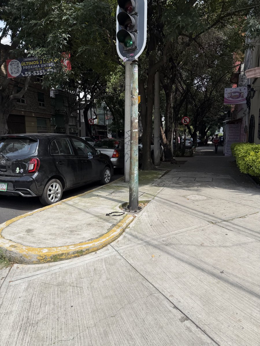 NeglishaA's tweet photo. @Delvalle_Quejas los invito a que vengan y pongan orden. En xola y en Coyoacán esquina xola https://t.co/qTrfzbdvbh