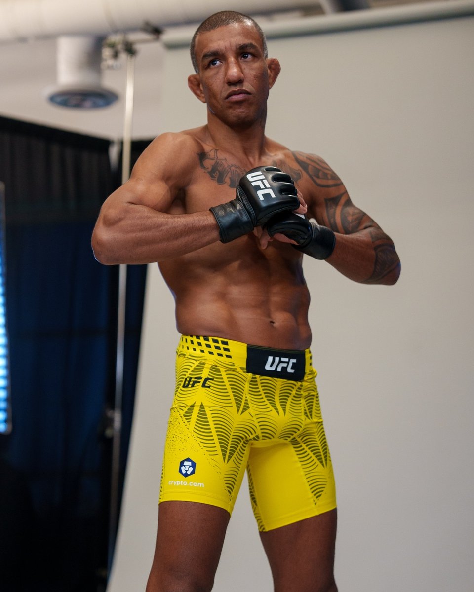 Dialed in for the main event 😤 @​BarcelosRaoni

[ #UFCVegas121 LIVE SEP 26 at 8pmET on @​ParamountPlus ] 
 [📷](https://pbs.twimg.com/media/HS7VsYAaUAAh5XY.jpg