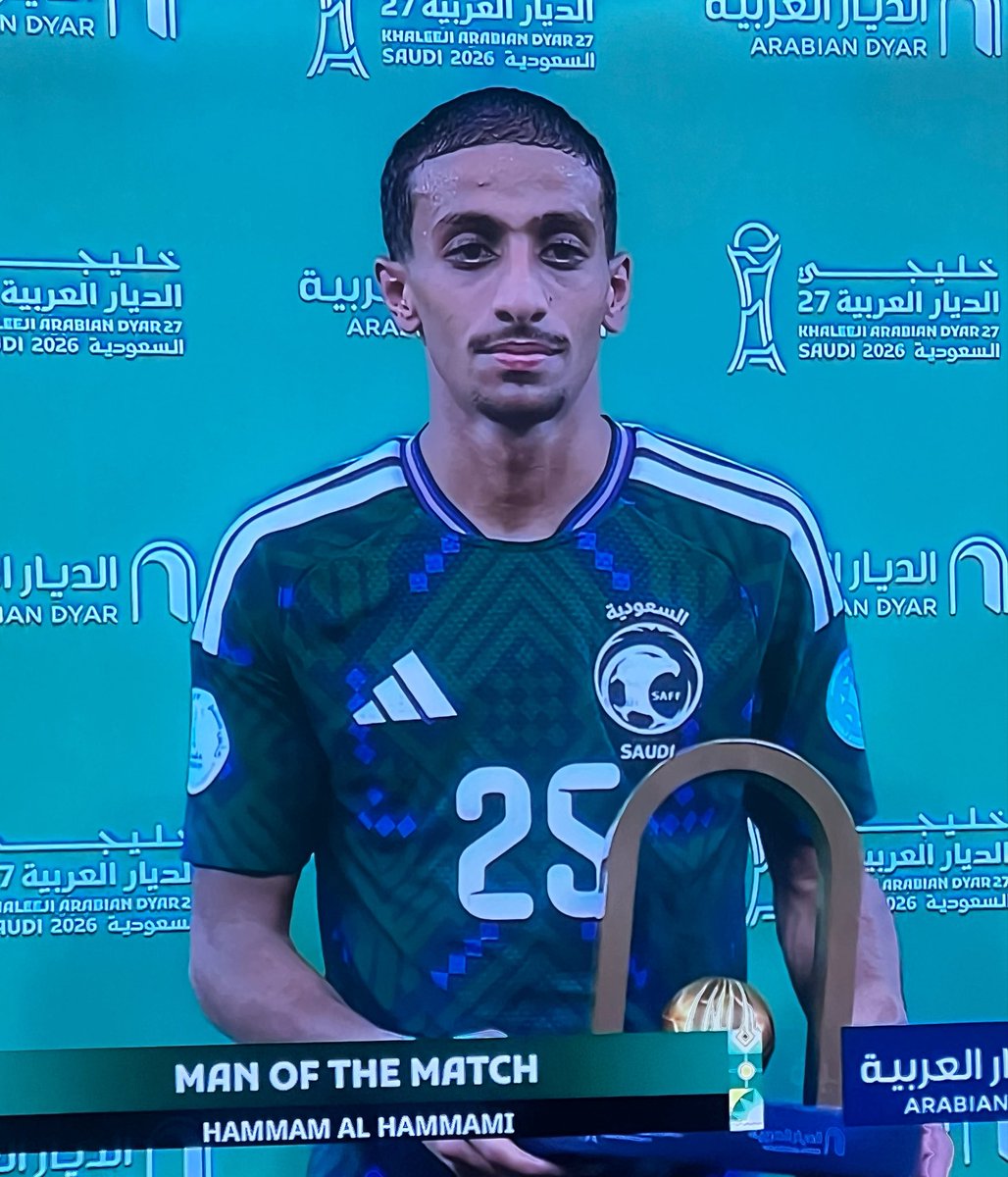 Mubark_m9's tweet photo. بلا قصات
بلا صبغات
بلا تقليعات
بلا ربطات 
بلا استعراض
و افضل لاعب 

يا همام الى الامام يا بطل https://t.co/KhvWUxZOn1