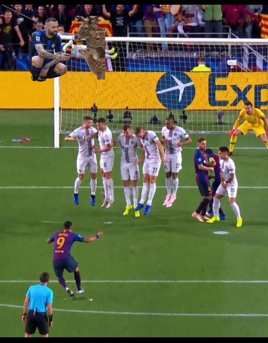 Kdot_Romanista's tweet photo. Quella volta in cui suarez non aveva nessun motivo di metterla nei top bins ma brozovic con la famiglia di cervi a cui lui aveva offerto una coca cola servita alla vecchia maniera erano pronti https://t.co/k4PQiTOZfG