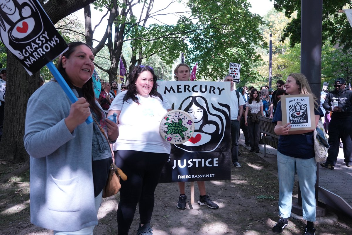 CUPEOntario's tweet photo. CUPE members joined the March for the Land to stand with Grassy Narrows First Nation. ✊🏽

For generations, the community has fought for clean water, justice for mercury poisoning, and the right to protect their land. 

We’re proud to march alongside them and add our voices to their call: respect Grassy Narrows’ sovereignty and protect the land for future generations.