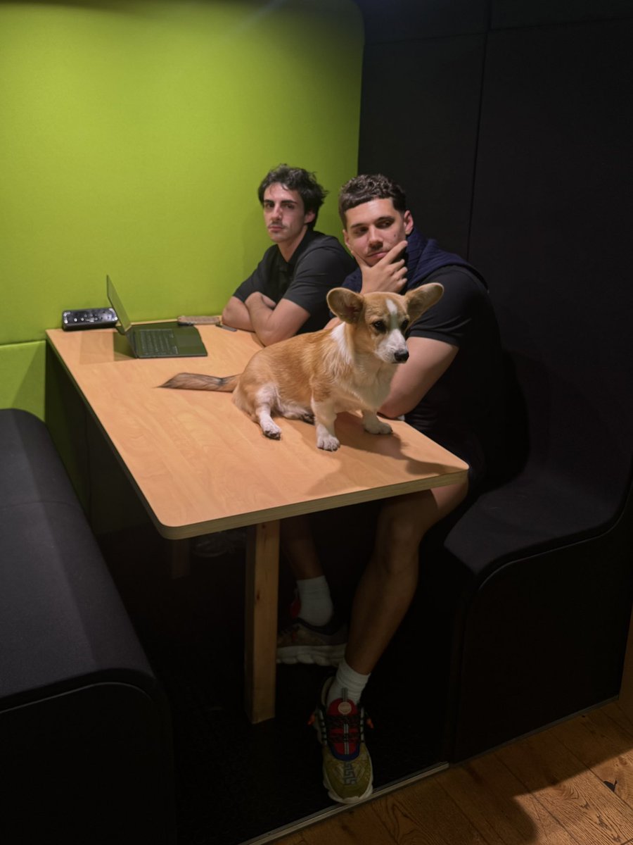ferfromcorgi's tweet photo. @UseCorgi best 3 closers 🤝 https://t.co/LYS7bXmjE3