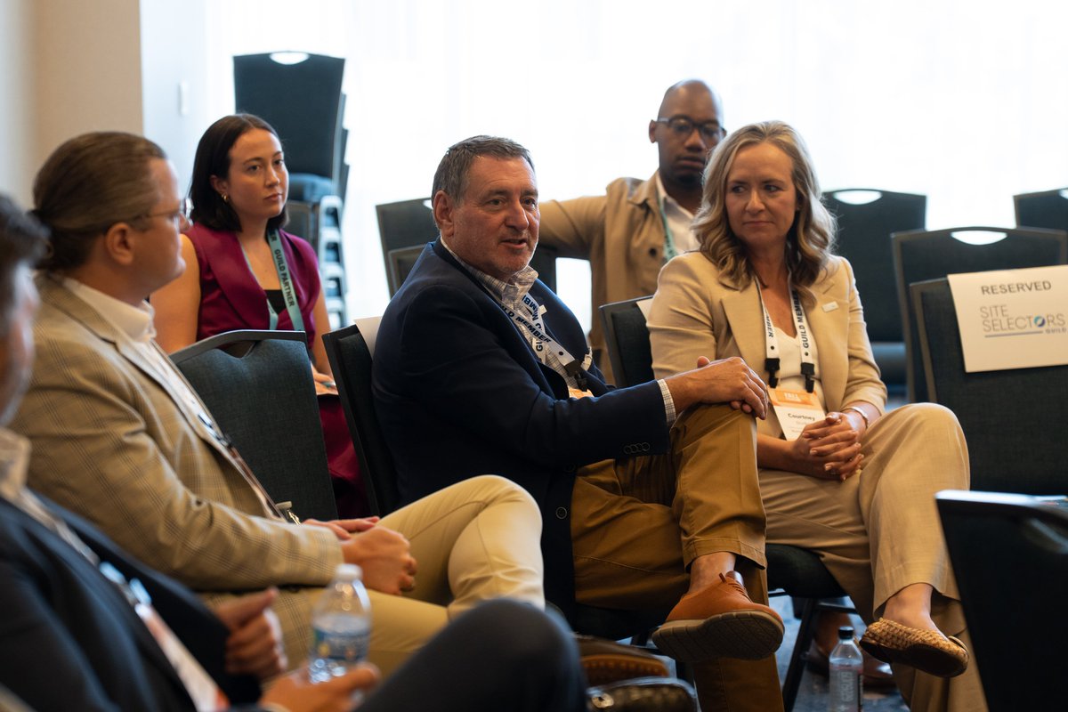 thelvrep's tweet photo. From Cleveland to Las Vegas! #LVGEA’s Emma Keserich shared insights on complex project challenges at the @siteselectguild Fall Forum last week before inviting the attendees to Vegas for the Site Selectors Guild Spring 2027 Conference. We’re excited to see you in Las Vegas! https://t.co/gjs2omA4cH