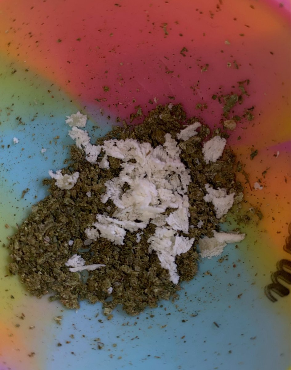 gus420_boy's tweet photo. servidos? https://t.co/k8lmGo8J58