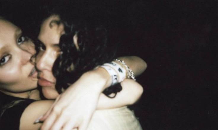eevqndd's tweet photo. me &amp; my gf https://t.co/qZGoAkoSvD