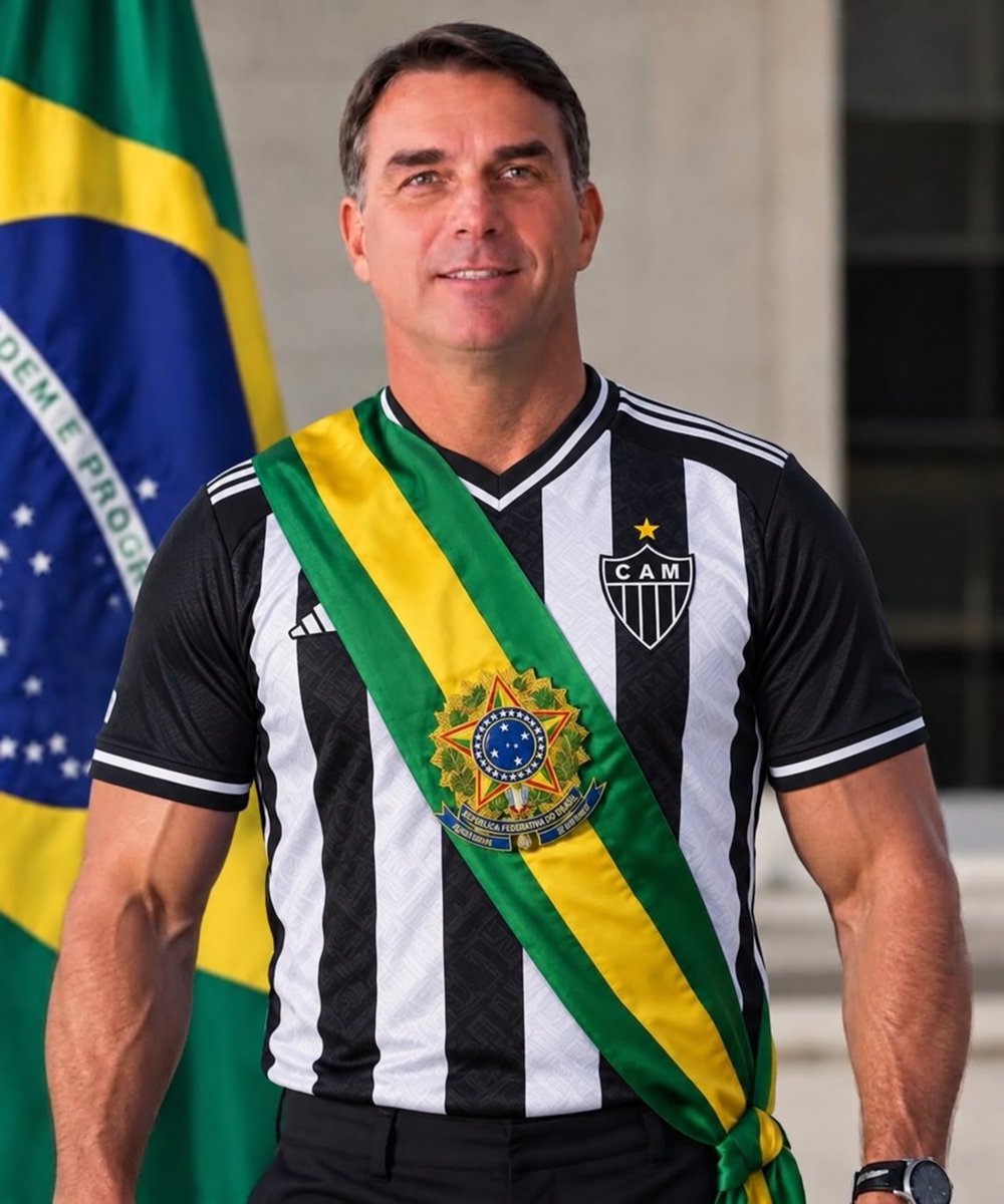 direita_galo's tweet photo. A NAÇÃO ATLETICANA ESTÁ COM VOCÊ, FLÁVIO BOLSONARO! 

Foi seu pai que aprovou a lei SAF que salvou o clube de fechar as portas, seremos eternamente gratos! O GALO é de direita! https://t.co/AkvGL1BTOr