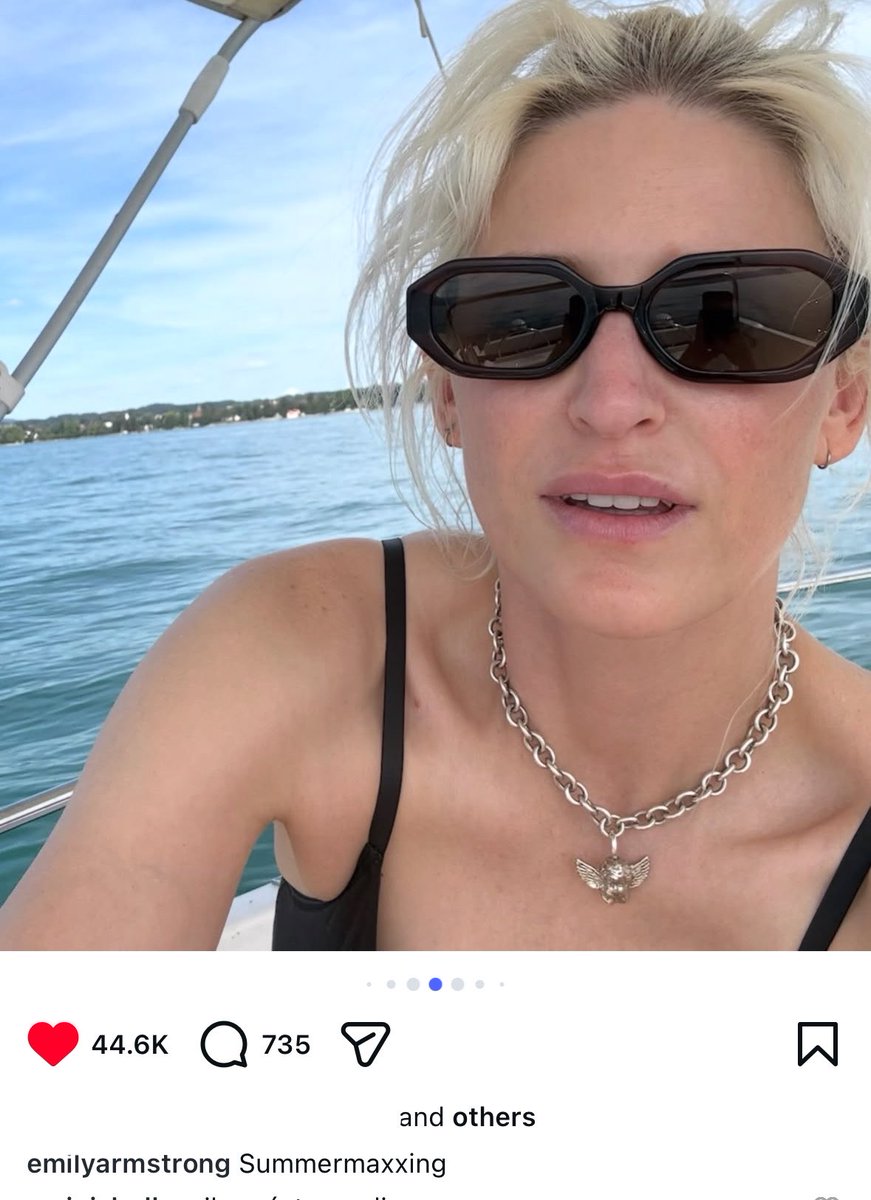 armstrongatitos's tweet photo. please no one ever take away the multiple captions option away from her https://t.co/CpJvNwlcWO