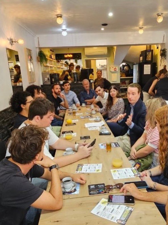 Renaissance__13's tweet photo. Allô @laprovence ? On vous invite à nos bistrots, vous ne venez pas… puis vous titrez sur le manque de monde. Dans les Bouches-du-Rhône, ça fonctionne : photos à l’appui. 

Pour constater la mobilisation, encore faut-il se déplacer. Le terrain, c’est aussi votre métier... https://t.co/kaqxugyxAw