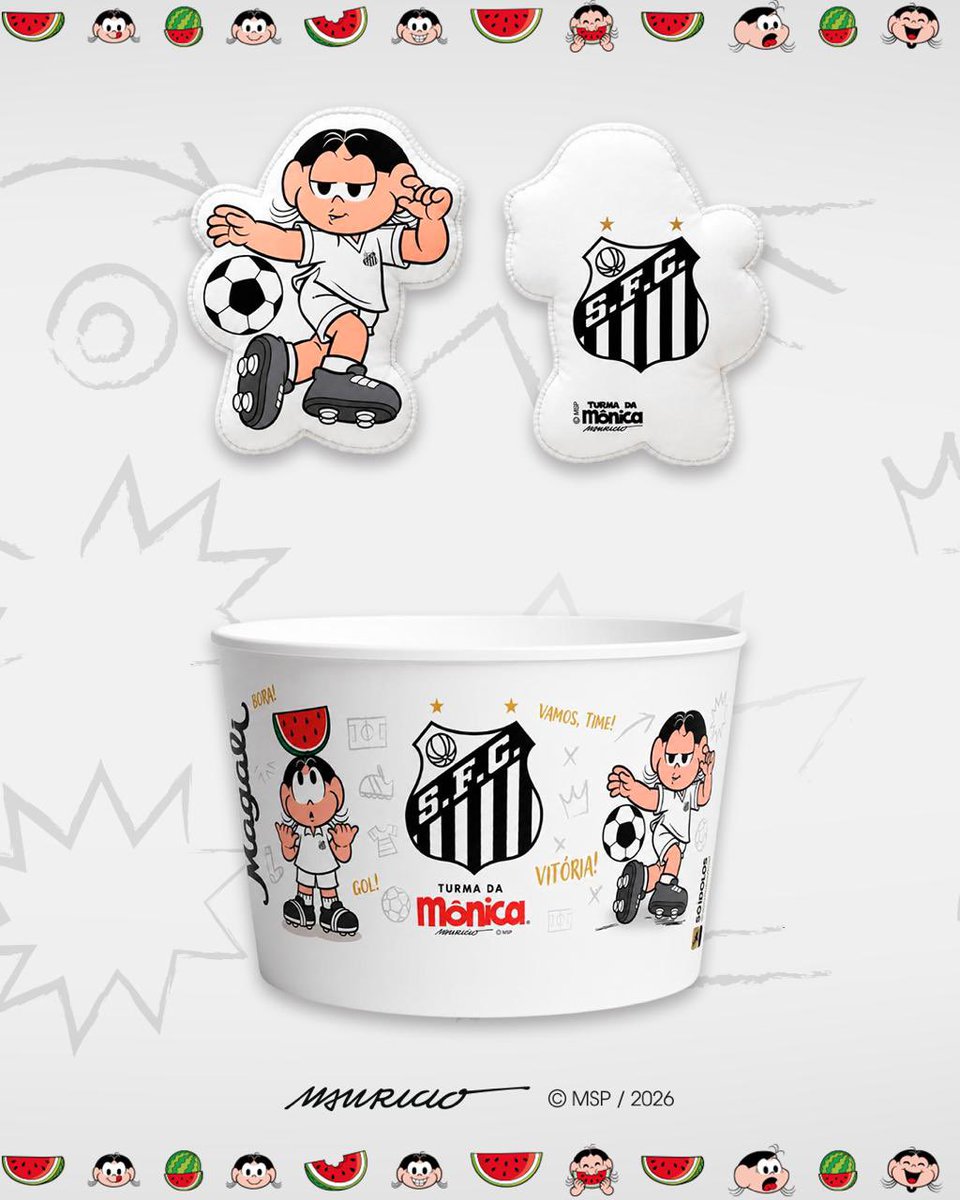 SantosFC's tweet photo. ⚽🍉 Da Vila para o Brasil!

Uma paixão que já existia nos quadrinhos agora ganha vida em uma coleção especial. A Magali, santista declarada nas histórias da Turma da Mônica, chega oficialmente ao universo do Santos Futebol Clube em uma parceria entre Santos, MSP Estúdios e Só Ídolos, celebrando os 90 anos de Mauricio de Sousa.

A coleção reúne camisas, bonés, copos, almofadas, porta-copos, chaveiros e baldes de pipoca e mais produtos, trazendo uma versão especial da personagem inspirada no Peixe e conectando duas histórias que fazem parte da memória afetiva de gerações: a tradição do Santos, dos Meninos da Vila às Sereias da Vila, e o universo criado por Mauricio de Sousa.

Uma homenagem aos 90 anos de Mauricio e um encontro entre personagens, futebol e paixão. Magali é da Vila. E agora, também, é do Brasil!🤍🖤🍉

🛒 A coleção já está disponível no site da Só Ídolos.