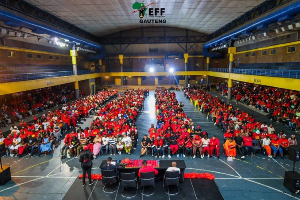 KalloMosadi's tweet photo. This thing is BIG!!✊❤️💚🖤 https://t.co/cgI6w19QJh