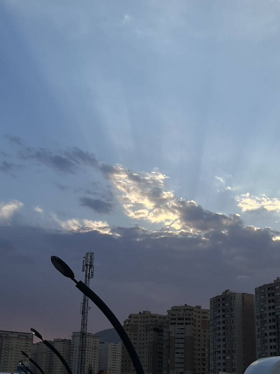its_4tena's tweet photo. تهِ تابستون. https://t.co/piVBkpbSN0