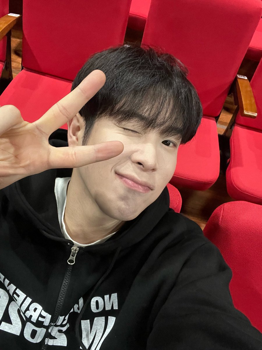 puppyojihoon's tweet photo. 품절이네
하지만난여자인걸 https://t.co/iJoI2KnUFs