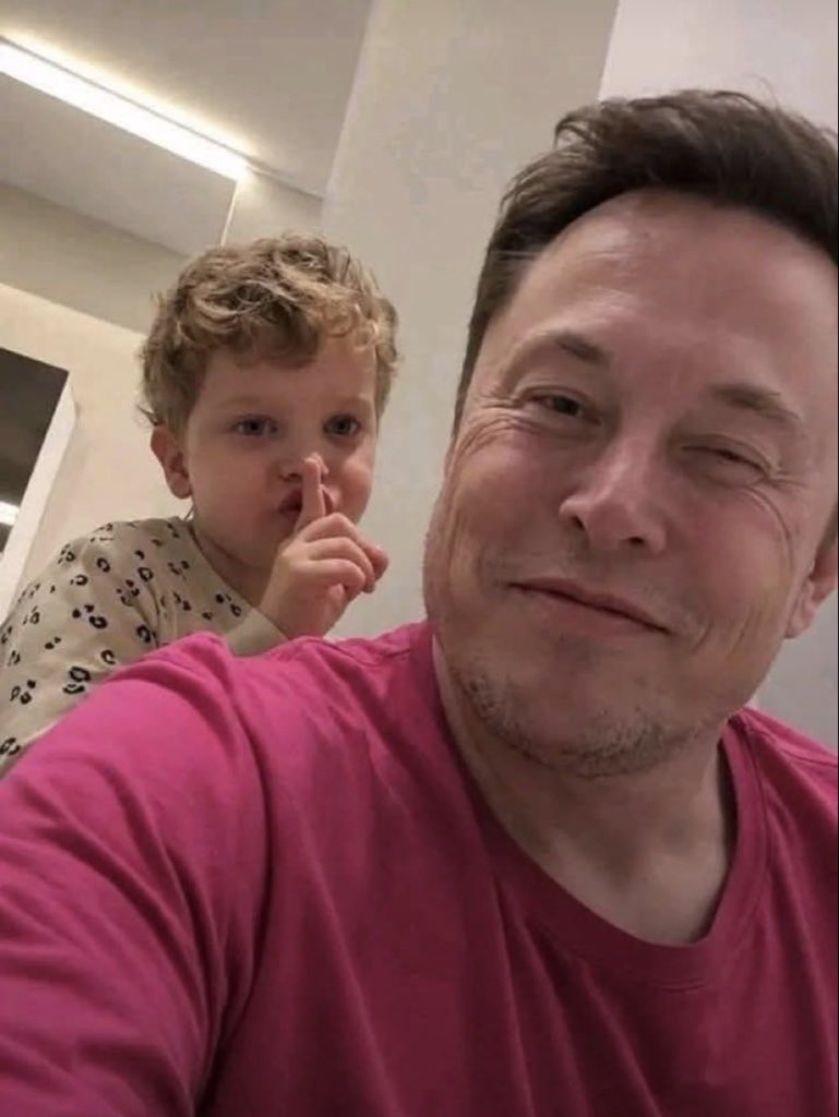 ridhopambudi32's tweet photo. Be honest! Do you love Elon Musk and his son? https://t.co/wRHxCSQ6B1