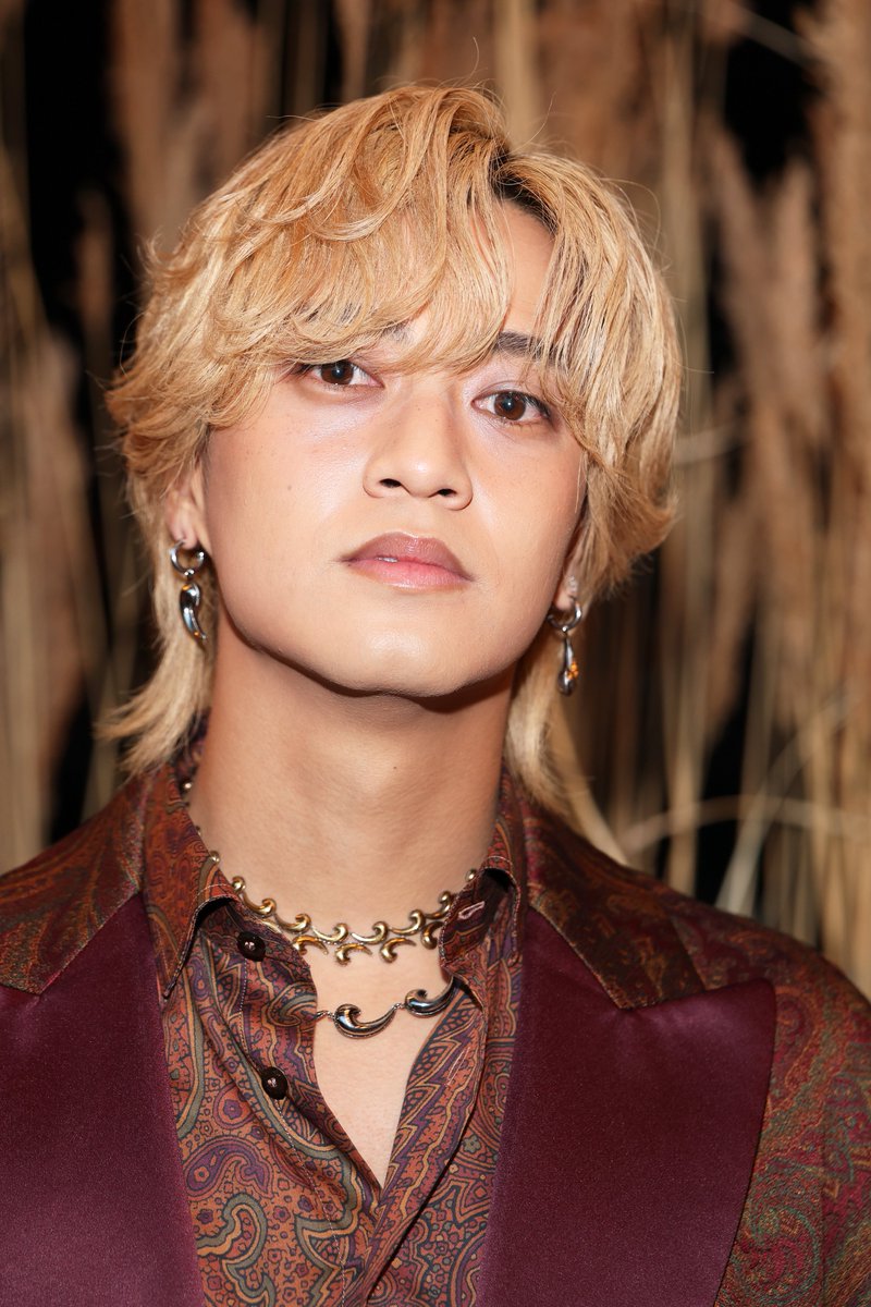 lessencestudios's tweet photo. Etro global brand ambassador Kaito Takahashi in attendance at the Etro Spring/Summer 2027 show at Milan Fashion Week.

#EtroSS27 #KaitoTakahashi https://t.co/U9uGHpLaZk