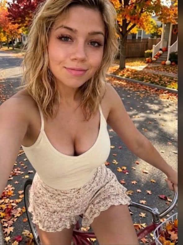 ari26061993gra's tweet photo. Jennette McCurdy https://t.co/keRH0w9Zs9