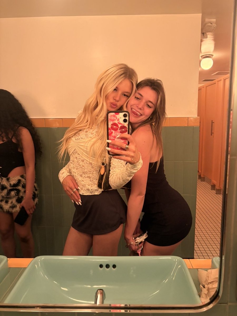 BellaControlsU's tweet photo. reimburse me for our night out https://t.co/eCNHz6o7SZ