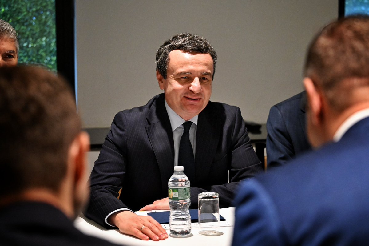 albinkurti's tweet photo. During my stay for UNGA81, I met with Prime Minister Hristijan Mickoski 
@MickoskiHM of North Macedonia.

Following our recent meeting in Skopje/Shkup, we continued our discussion on infrastructure and energy cooperation, including the Prizren–Tetova tunnel, regional connectivity, energy security and economic investments.

Kosova and North Macedonia are neighbours, friends and partners, with a shared interest in peace, security, development and Euro-Atlantic integration.