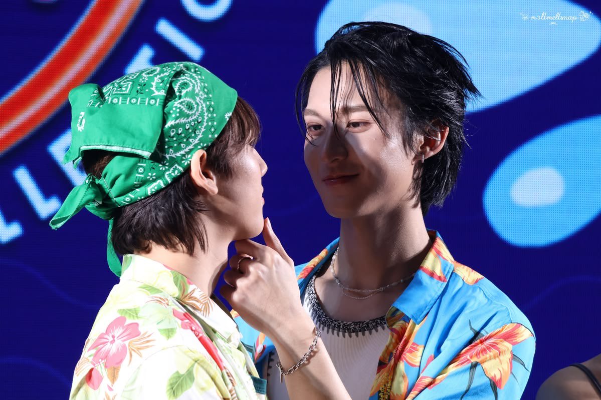 rayminpjinn's tweet photo. the look of love, the rush of blood... 

#ryujinpatji 
https://t.co/pivsDMQcsf