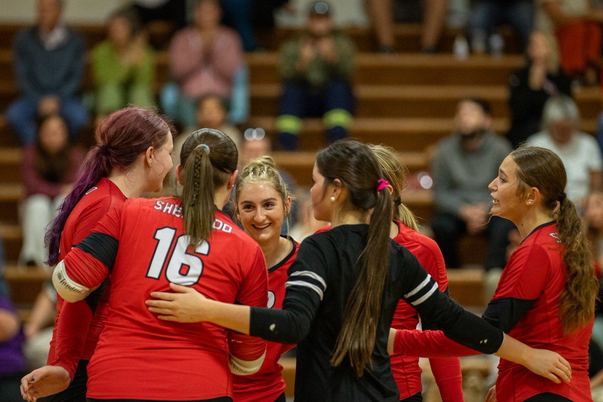 AaronKDesigns's tweet photo. Sherando JV + varsity vs. Liberty 🏐 Big plays and even bigger reactions!

Find game photos: https://t.co/hwW3xvi2TF → Purchase.

Coaches/team parents: message me about team photo sessions.

#SherandoVolleyball #AaronKDesigns https://t.co/rXh1kYpChE