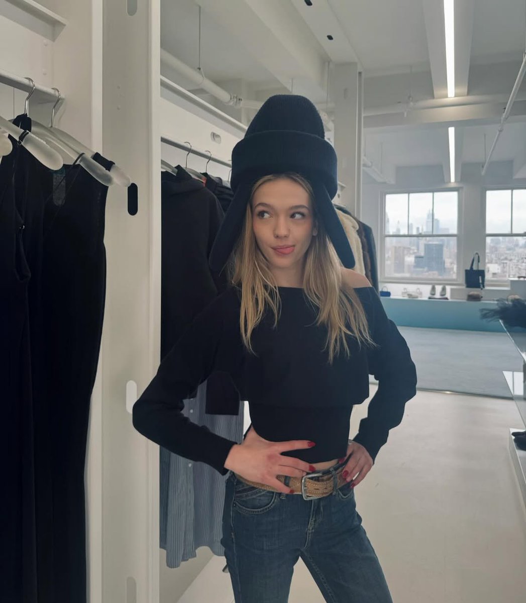 jaydenbartez3ju's tweet photo. can’t a girl have fun!?🛍️ https://t.co/wpG6QB79PA