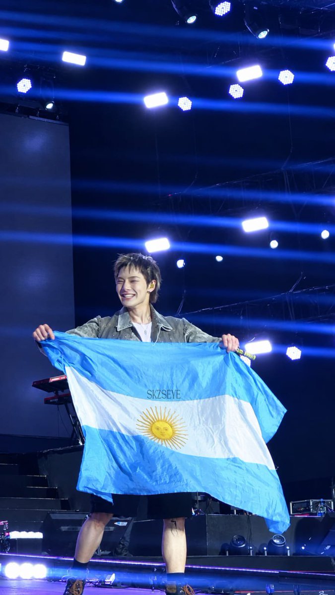Lin87763's tweet photo. Stay Argentina no se queda quieta.
Te inviamos a sumarte a esta masiva hoy a las 20 hs. Usando los tag:
#RUNITTOURENARG
#STRATKIDSENARG
#HAGANRUIDO

Porfa compartan, así llega a micha gente https://t.co/vvaHWhmiki