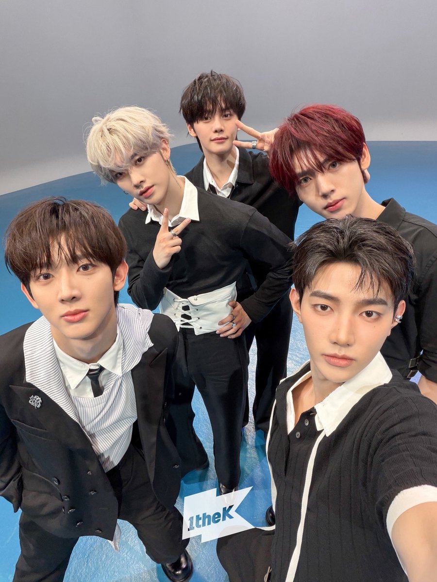AmeenReality's tweet photo. 한유진/릭키 싸인 폴라 구매
⭕ 구매 
진심으로 구매 원하고 소중히 잘 보관해 드릴게요

https://t.co/bZQiKr3iVT

제로베이스원 제베원 김지웅 성한빈 석매튜 김태래 박건 AND2BLE 장하오 리키 김규빈 한유진 유승언 포토카드 포카 제로니 대리구매 교환 분철 싸포 미공포 이벤트 sign polaroid 싸폴 https://t.co/jwEw1HE6NY