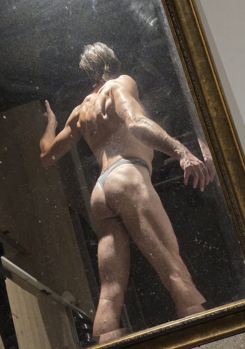 TheNakedGiant's tweet photo. I can't see, how's the Man Booty lookin? 

#Thong
#MaleBody https://t.co/lrVHaHzWyR