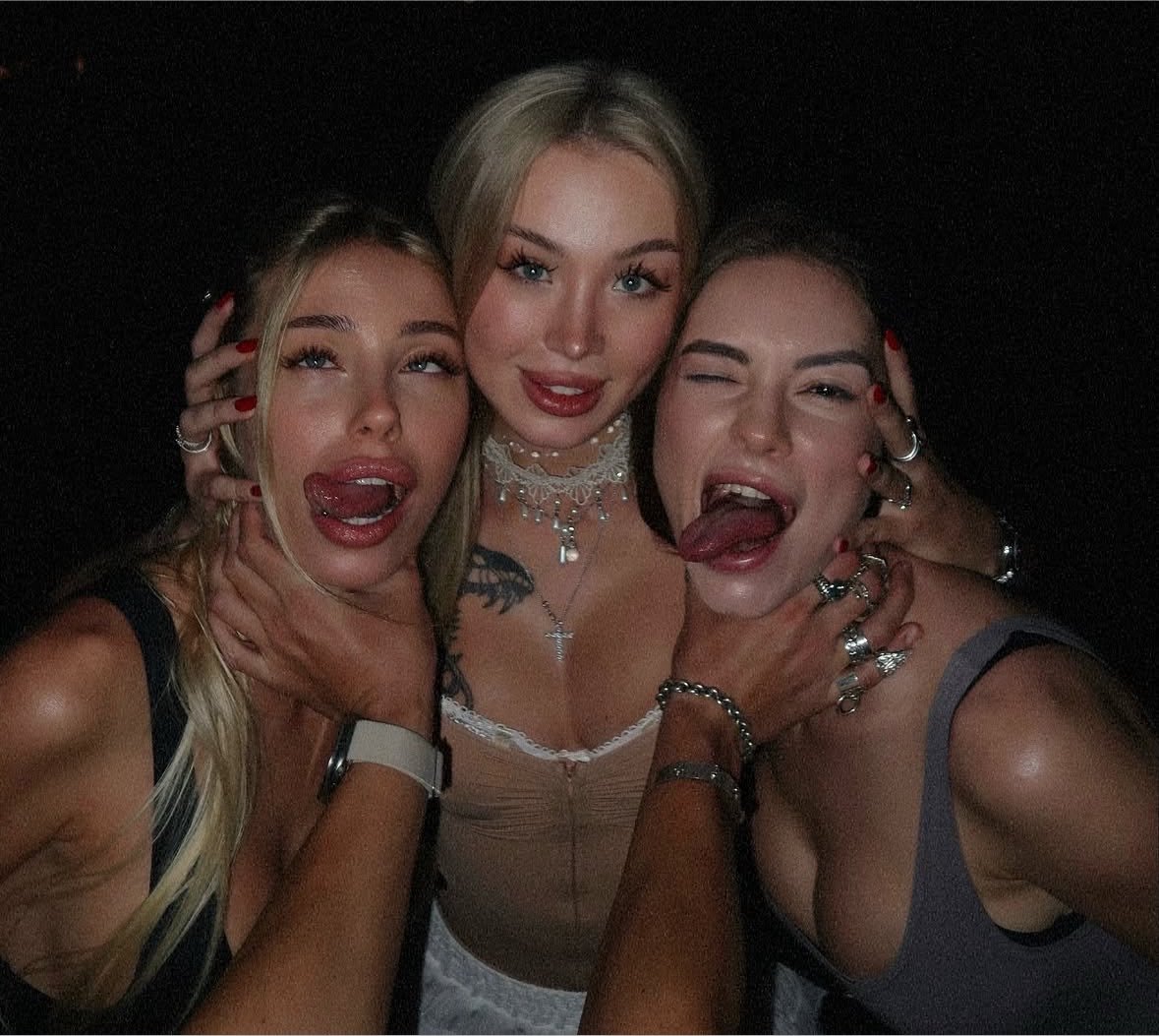 MaddieGrey23's tweet photo. I will always find the people I really need and like https://t.co/p59CMqB4Yn