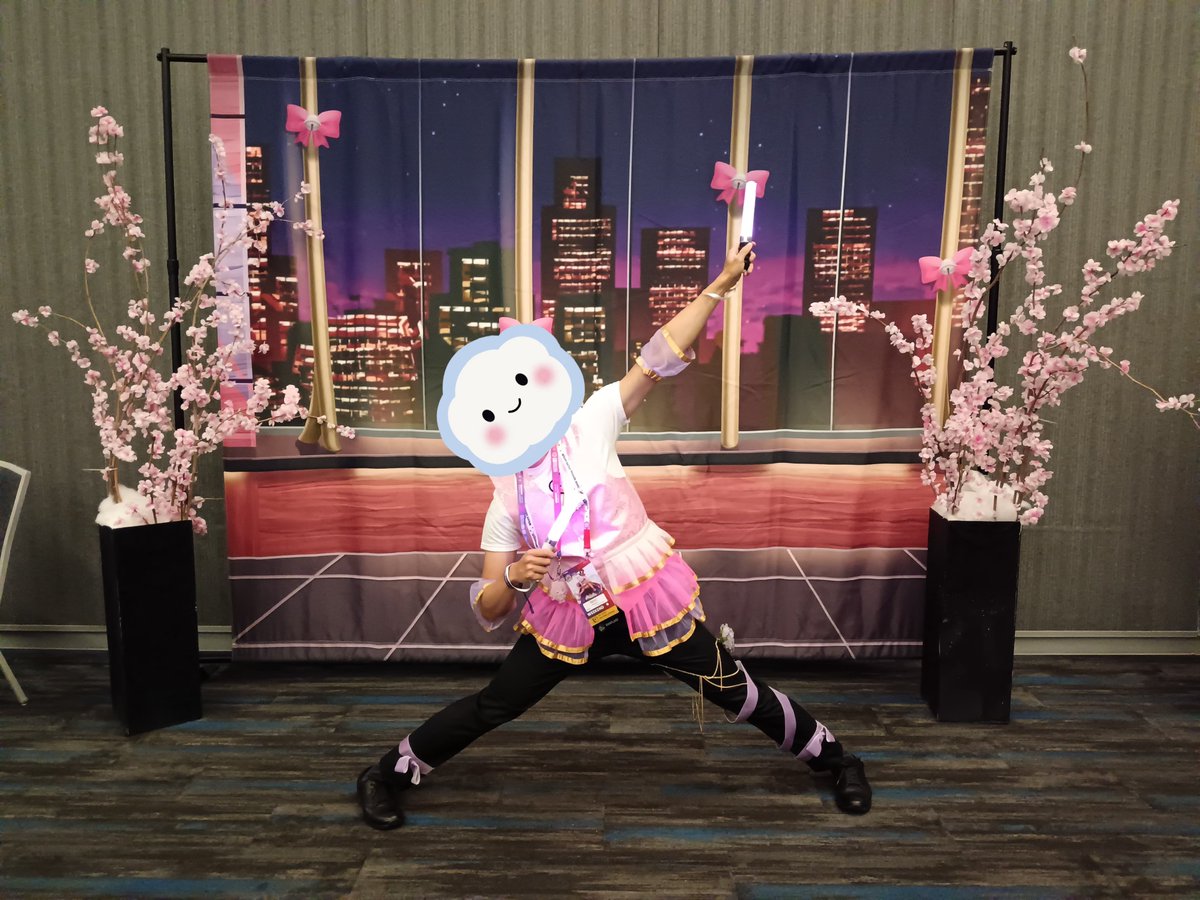 navi_lo82's tweet photo. The Olivia Monroe (male) ballerina cosplay!!! #OliMart I brought men's clothing and modified it. The trousers feature ribbons, chains and a peony. I created three pleated tulle skirts and stitched them onto the waistcoat. Accessories include elbow sleeves and a cape https://t.co/o3SJQpzYO8
