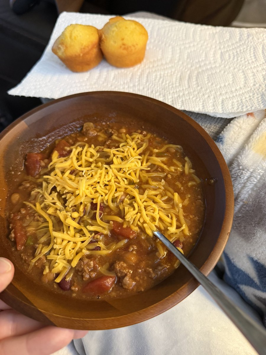 freyjafoxx's tweet photo. Gloomy fall weather calls for Elk chili and cornbread muffins for dinner, who wants a bowl? https://t.co/Um7QVoneiP