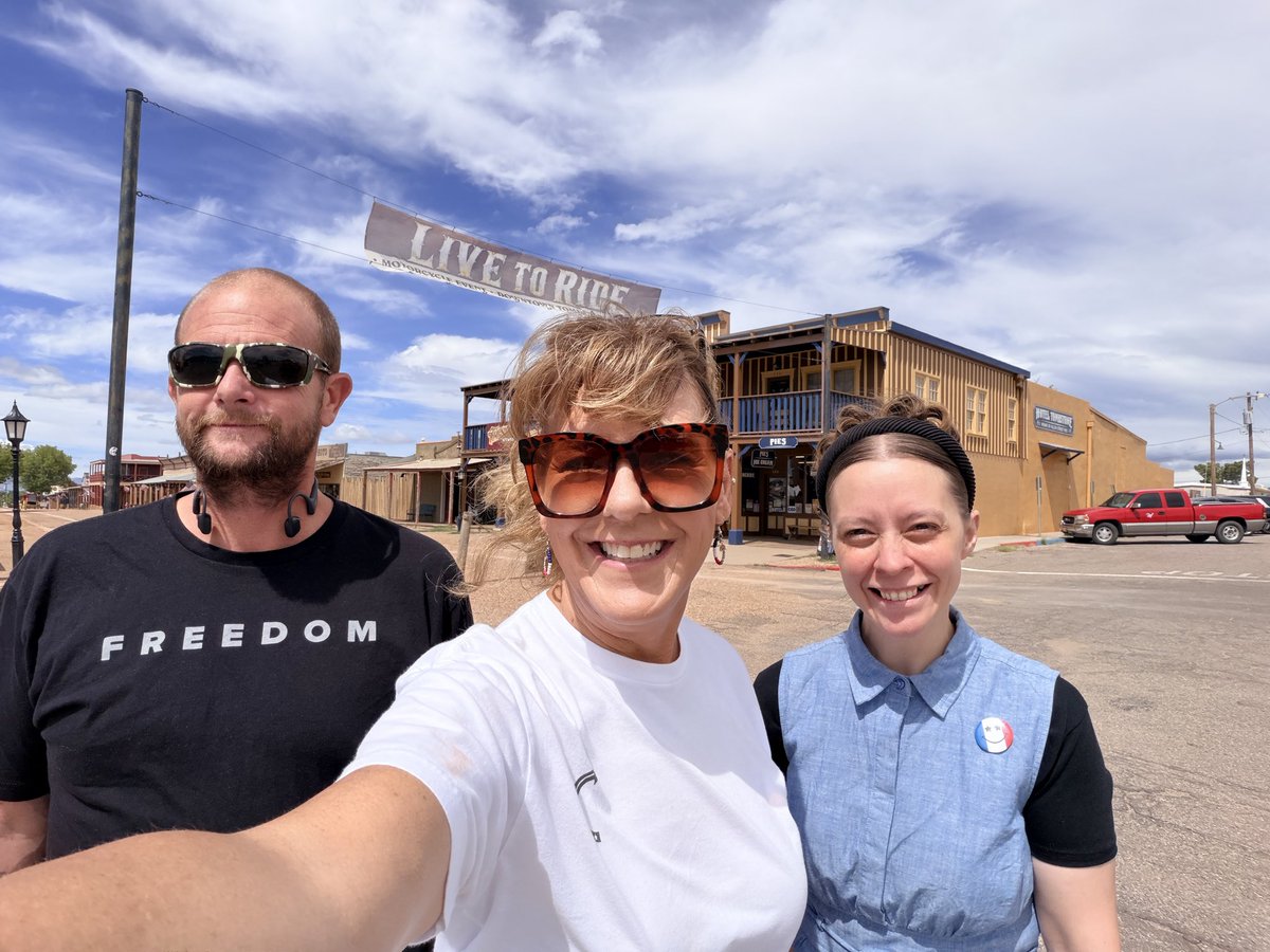 CherylCaswellAZ's tweet photo. Tombstone is ready for @TPAction Team Gadsden!
🌼 VOTE this November- don’t be a Daisy!
We registered a new voter and visited an Earp family home!
Protecting our community of interest is our priority! @HopeBuckles77 and Joshua are in the field! https://t.co/HkLKGy7hSh