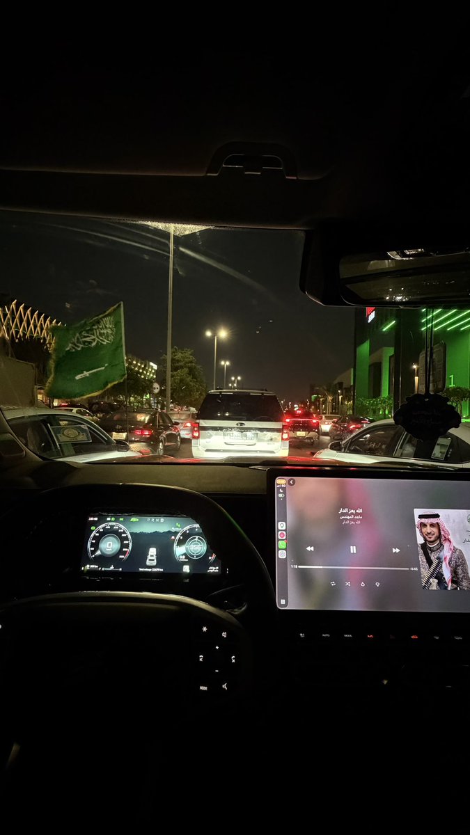Obay_tayeb's tweet photo. مو بس وطن نعيش فيه
وطن نحلم فيه ونكبر معه 🇸🇦💚💚
#اليوم_الوطني_السعودي_٩٦ https://t.co/Yb2gW7dd2o