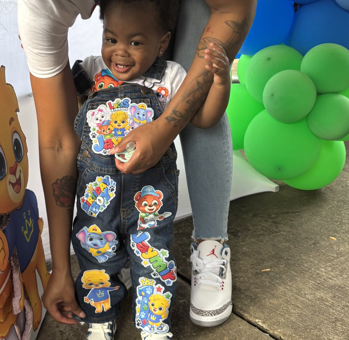 JaleaiaMo's tweet photo. The baby turned 1 💙💙💙💙 https://t.co/Eo5EBmrq2m