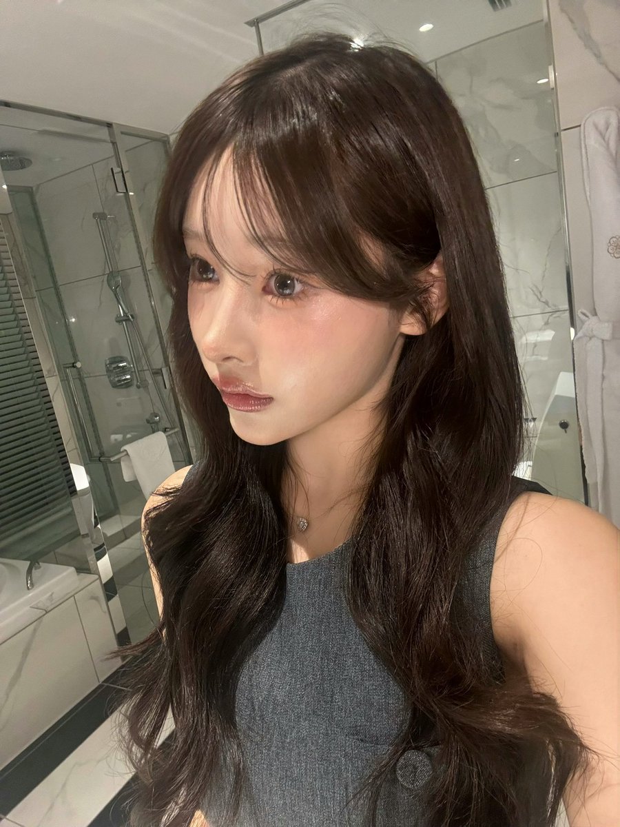 momoshi_ro's tweet photo. ちなみに爆美女ももちゃんの烏龍茶メイク、ｼﾝﾌﾟﾙなのに可愛すぎる。全イエベ真似したほうがいい‼️🥹 https://t.co/M0YH0mjJp5