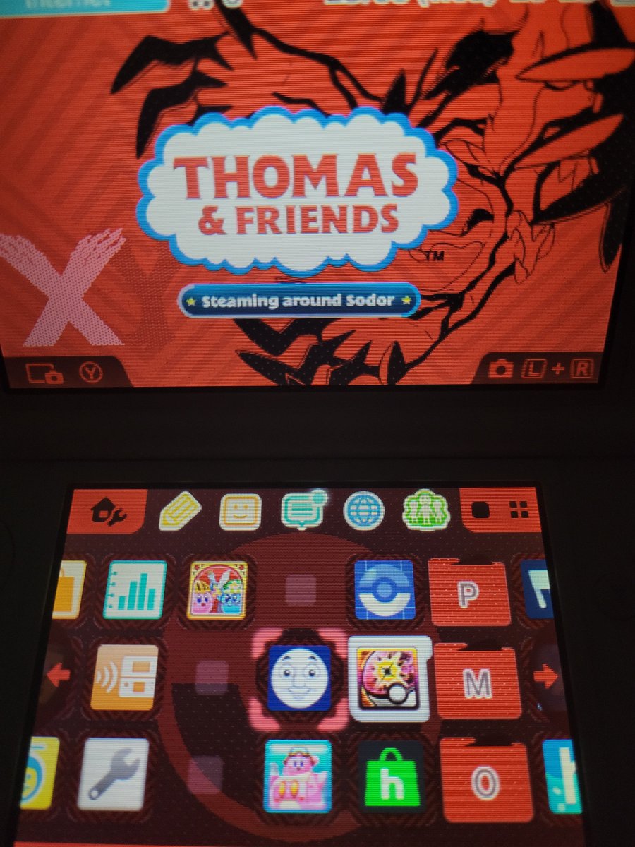 cinnabowlii's tweet photo. packed my laptop away, you can tell how bored I am https://t.co/BGoaSTFcOy