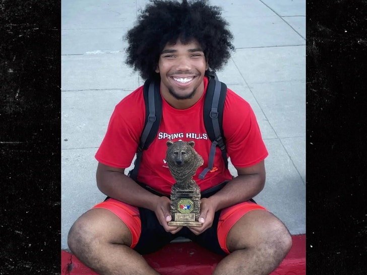 TMZ's tweet photo. 🕊️ College wrestler fell to his death at Yosemite National Park.

What we know: https://t.co/5gyCmARHJV https://t.co/l7L7b0FYSL