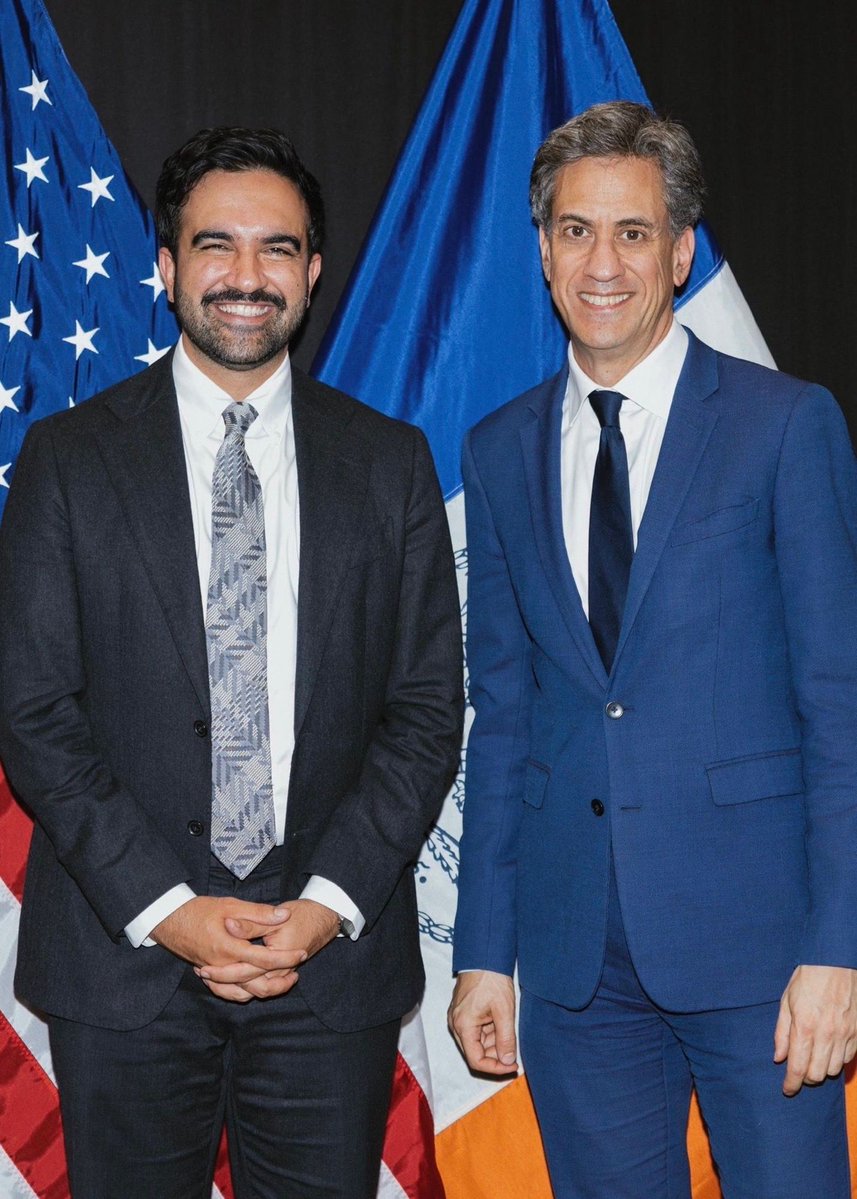 PolitlcsGlobal's tweet photo. 🚨🇺🇸 PICTURED: Ed Miliband meets Zohran Mamdani in New York https://t.co/3IhH8eE2uB