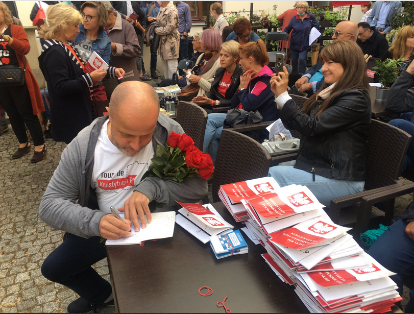 LechNowacki's tweet photo. Ile mln zł poszło na ciebie Waldemarze Żurku/ @w_zurek i na resztę aktywistów z Tour de Konstytucja, jako ukryte finansowanie kampanii politycznych PO/PSL/Lewica... Ile publicznych środków bezczelnie wydrenowaliście, razem z @Jakub_Kocjan 'em, @akcjademokracja @KGawkowski 'm...? https://t.co/BmyUZuGBvi