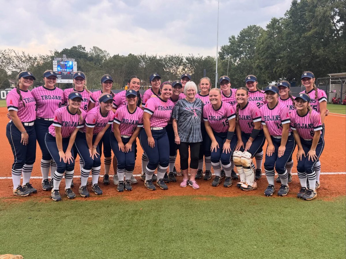ReeceG2030's tweet photo. Last night was a special night at the field. π©·πWe got to celebrate cancer awareness and it was so special having Ya Ya throw out the first pitch. We were honored to share the moment with her. Grateful for night like these! π©·π #pinkout @YaYa_2_5 https://t.co/tUYFWUVnYu