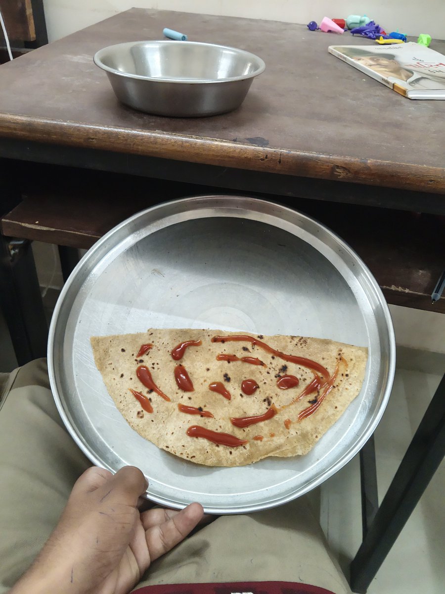 Yashvant888's tweet photo. Engeneering krtaa to hostel nu jamvanu aghru chee ....🪷🐬🐚 https://t.co/BWZJ7jDSHY