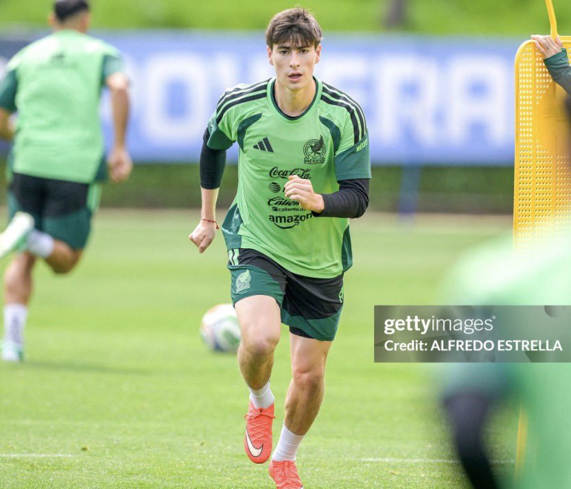 hormigarchive's tweet photo. hormi en el entrenamiento de hoy en el CAR https://t.co/Xi7UkFyw4a