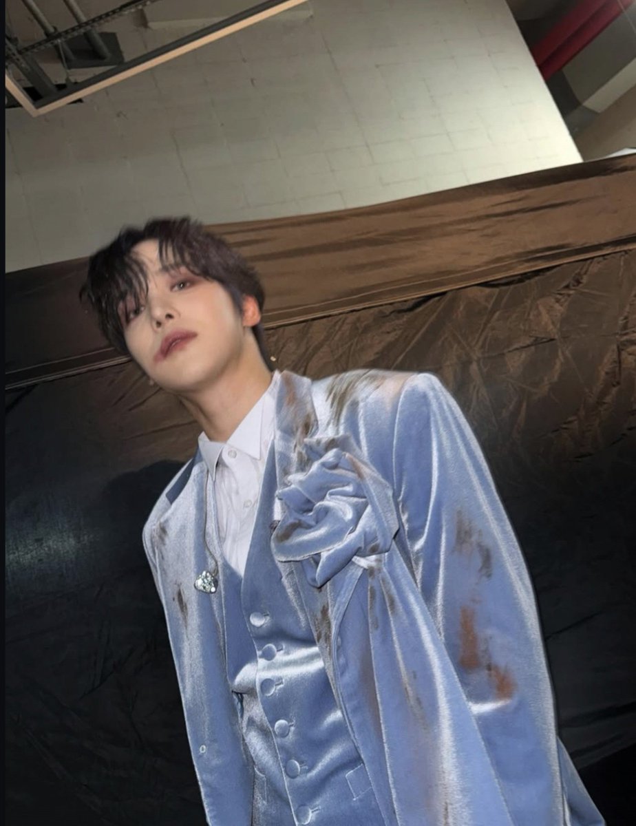 HwaHalaziaa's tweet photo. Vampire Yunho >>>>>> https://t.co/T0lWGFAIj2